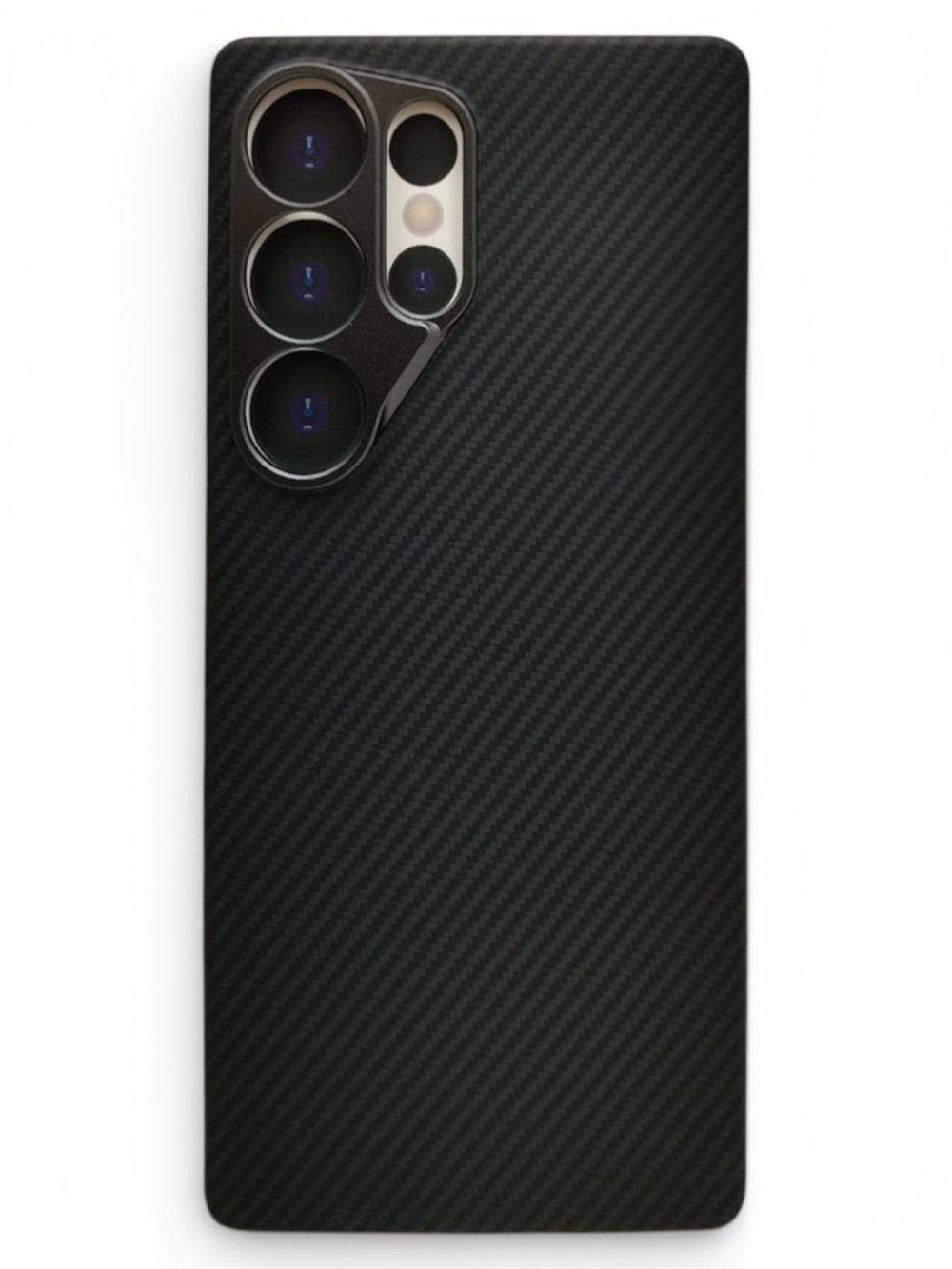 Оригинальный карбон для iPhone 15 Pro