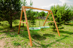 Деревянные качели с двумя качелями гнездо Свиби