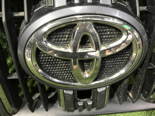 Решетка радиатора Toyota Land Cruiser Prado 150 (2017-н.в.)