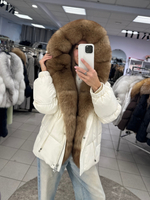 Пуховик в молочном цвете с мехом песца под «куницу»