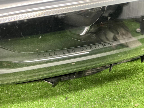 Фара левая Volvo XC60 2 (2021-2025) LED