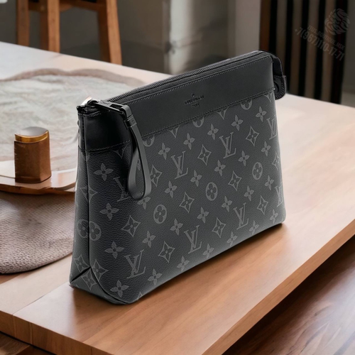 Клатч Louis Vuitton