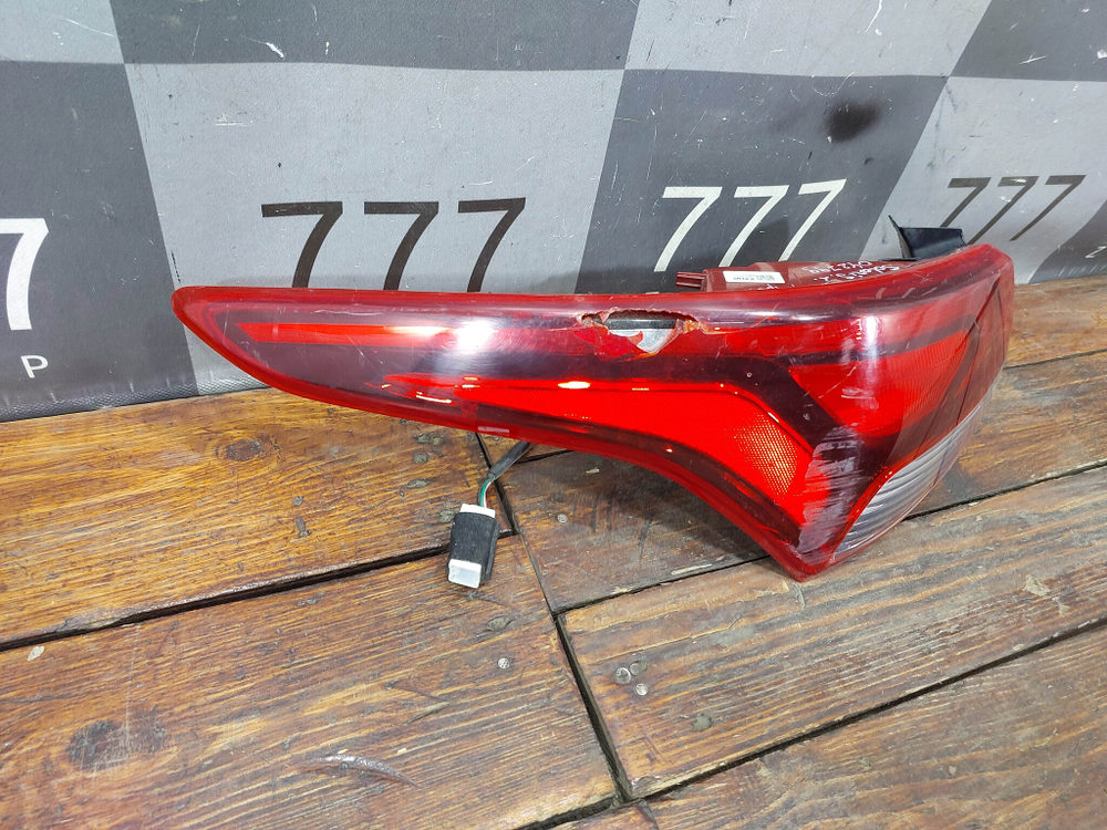 Фонарь задний левый с дефектом Hyundai Solaris 2 (HCR) 17-20 Б/У Оригинал 92401H5000