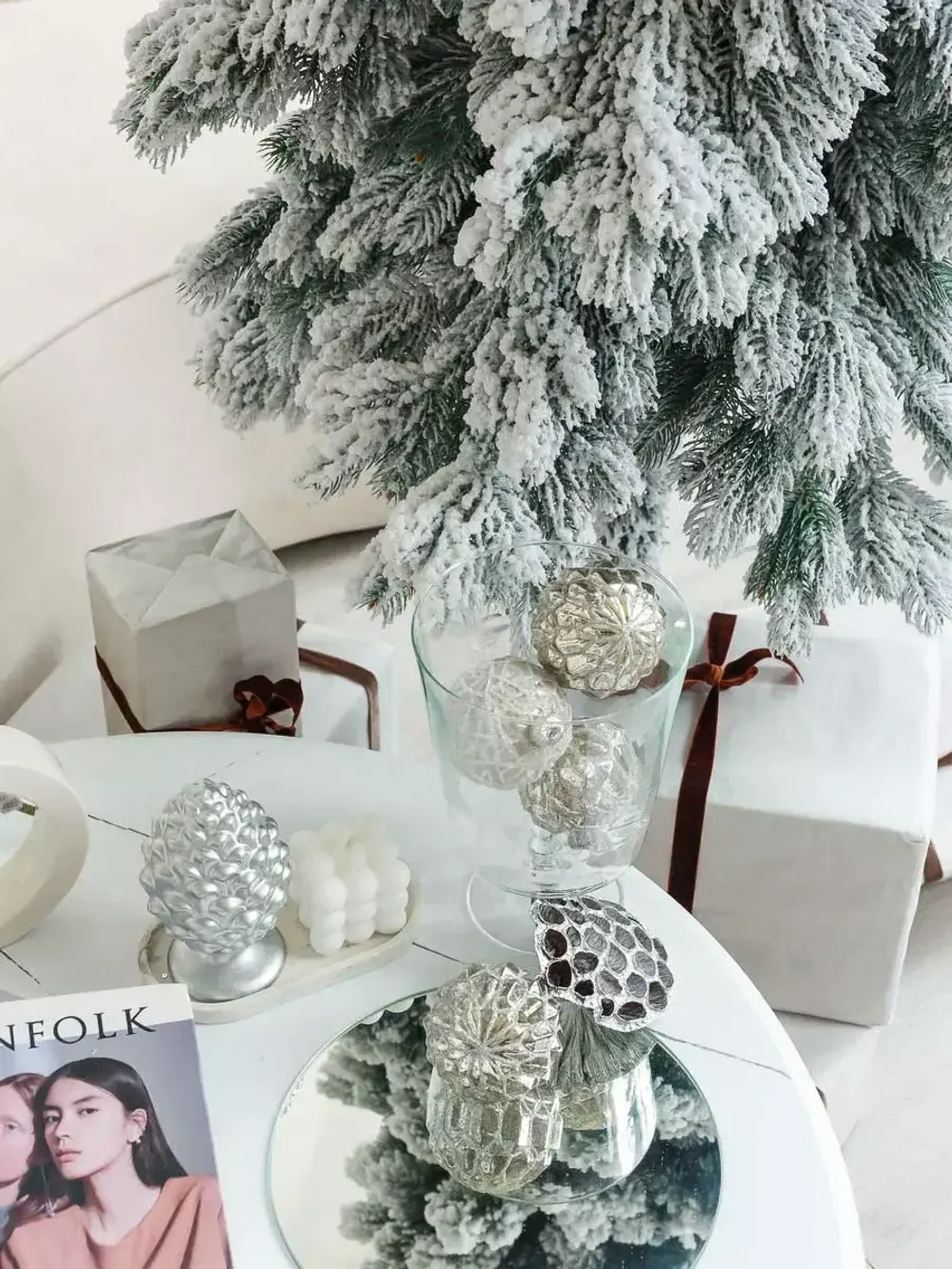 Заснеженная ель на ножке «Венето» (Литая хвоя) 150 см / 1,5 м