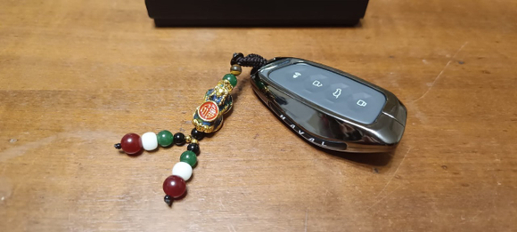 Haval H5 чехол на ключ зажигания с бусами из натурального камня черный