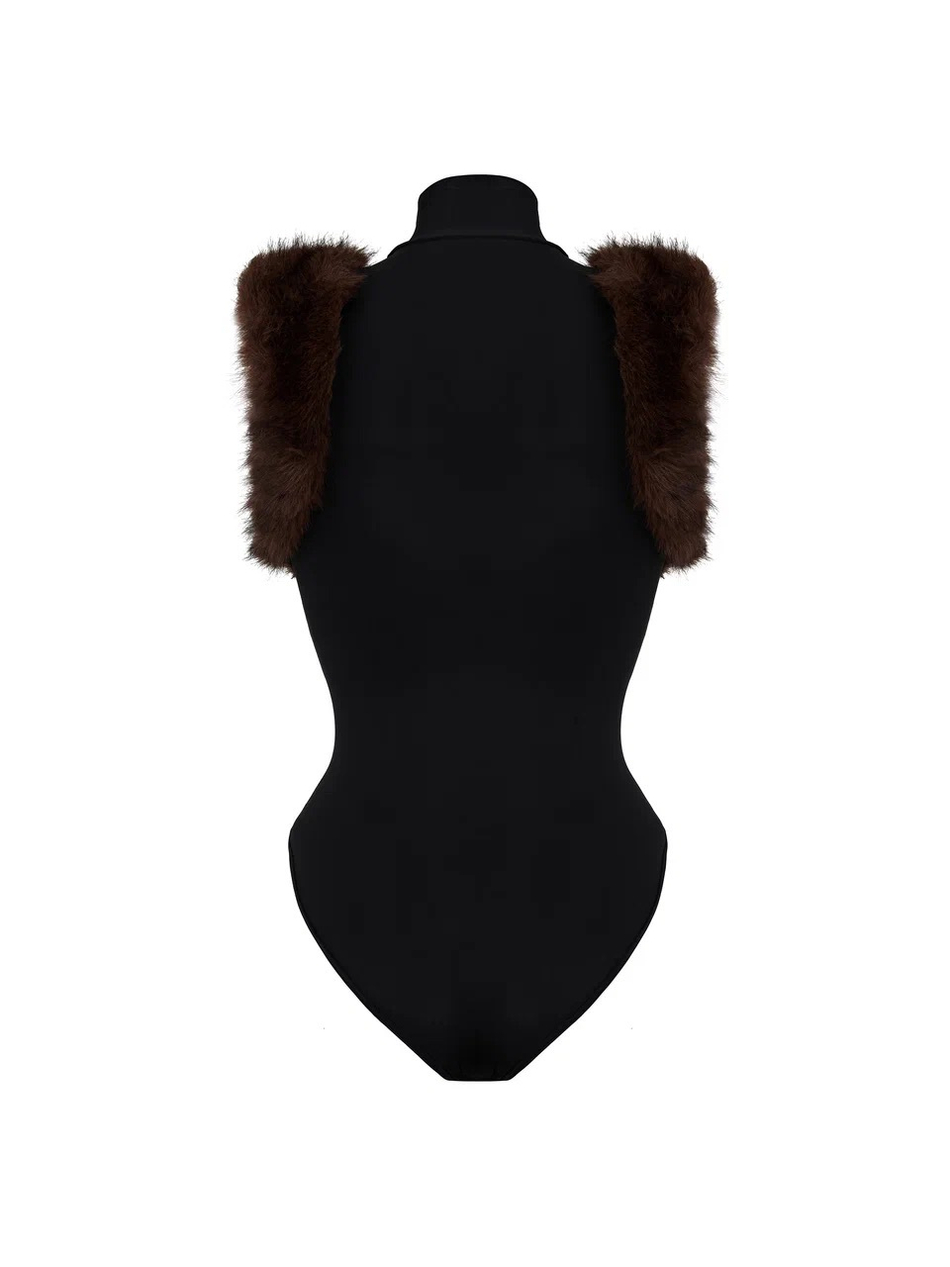 Боди с меховыми рукавами