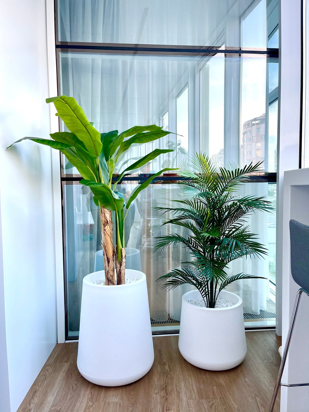 Искусственные растения для частного интерьера.