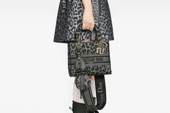 Сумка Dior Lady D-lite, модель среднего формата серый