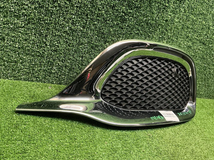 Решетка бампера LH Mercedes S Z223 (20-нв) Maybach