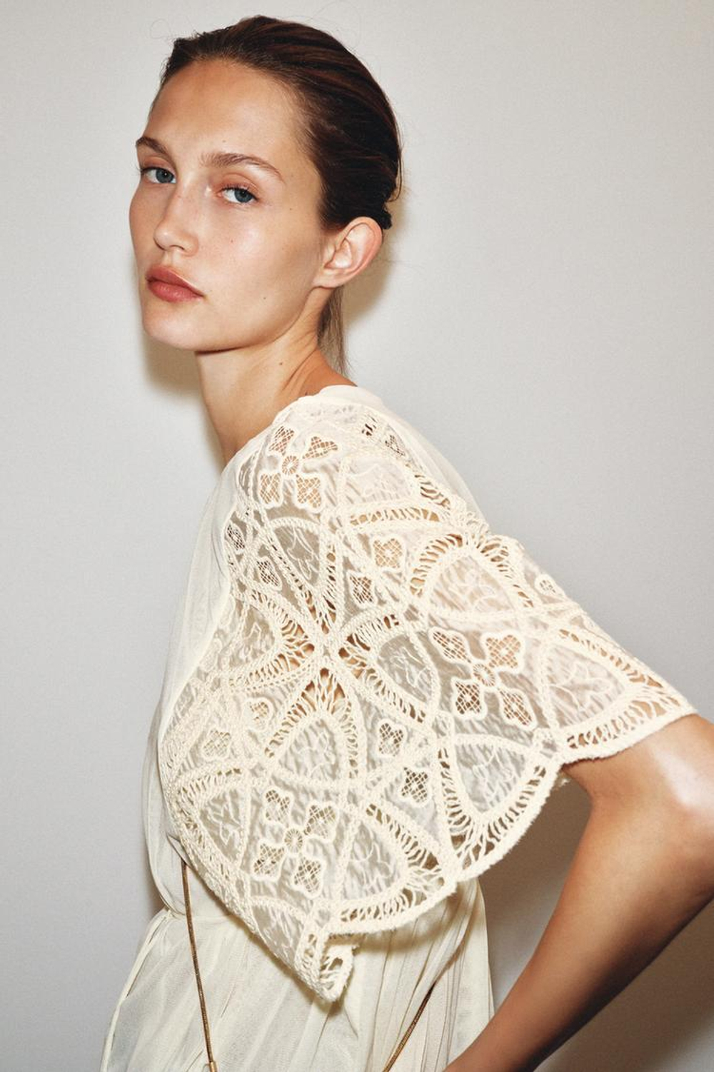 ZARA ТОП С ВЫШИВКОЙ, ВАНИЛЬНЫЙ