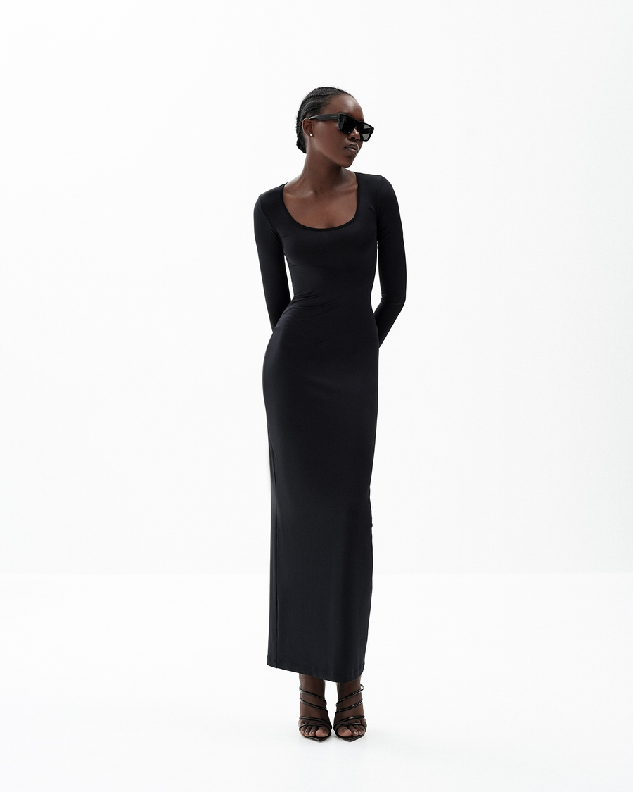 №032 Платье макси с глубоким вырезом (черный)