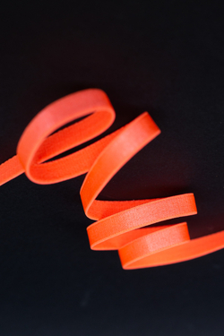 Резинка бретелечная оранжевая неоновая глянцевая 10 мм