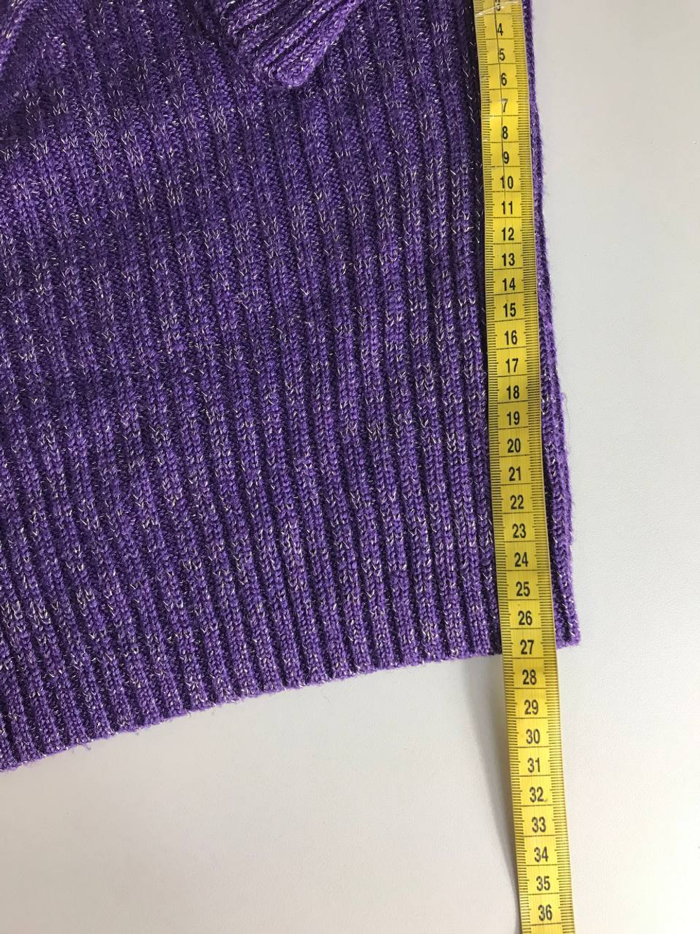 Джемпер красивого цвета, маркировка S, визуально на 44 размер