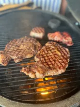 Керамический угольный гриль Primo Oval XL 400 All-in-one, 47x64 см, с ножками и столиками