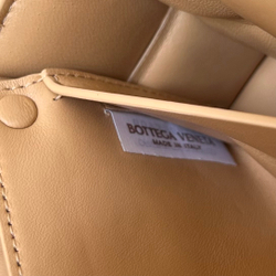 Bottega Veneta Mini Cassette 18 cm