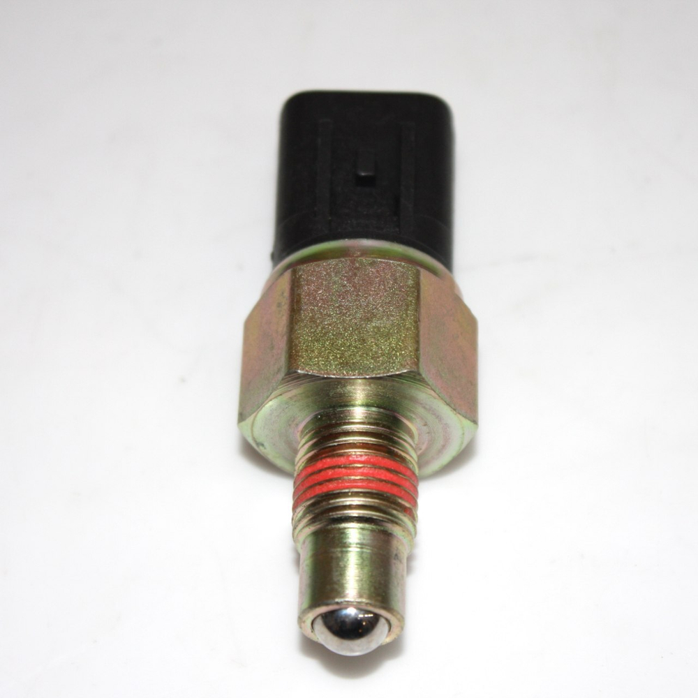 Датчик включения фонарей задн. хода S1700L2106940008 JAC S3