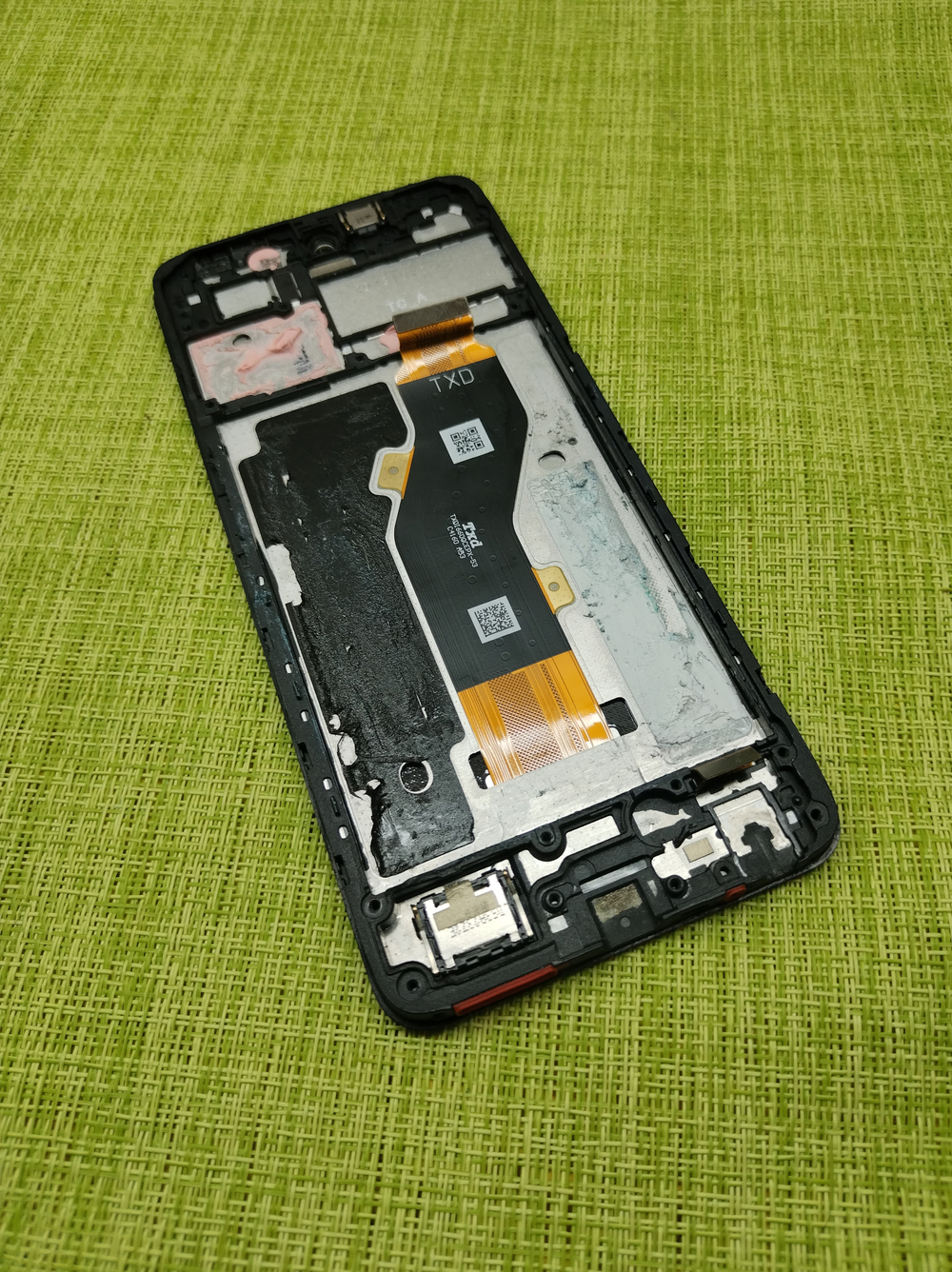 Infinix Smart 8 (X6525) - Дисплейный модуль в сборе (в рамке) + динамик (слуховой + звонков) (ORIG-SP)