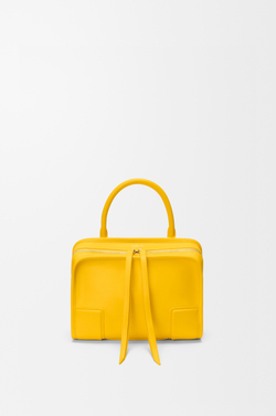 Loewe Маленькая сумка Amazona 180 из мягкой телячьей кожи, желтый