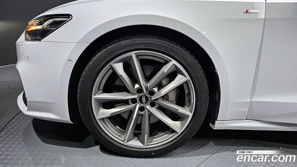 Audi A7 (4K) 55 TFSI Quattro Premium (10.2021)