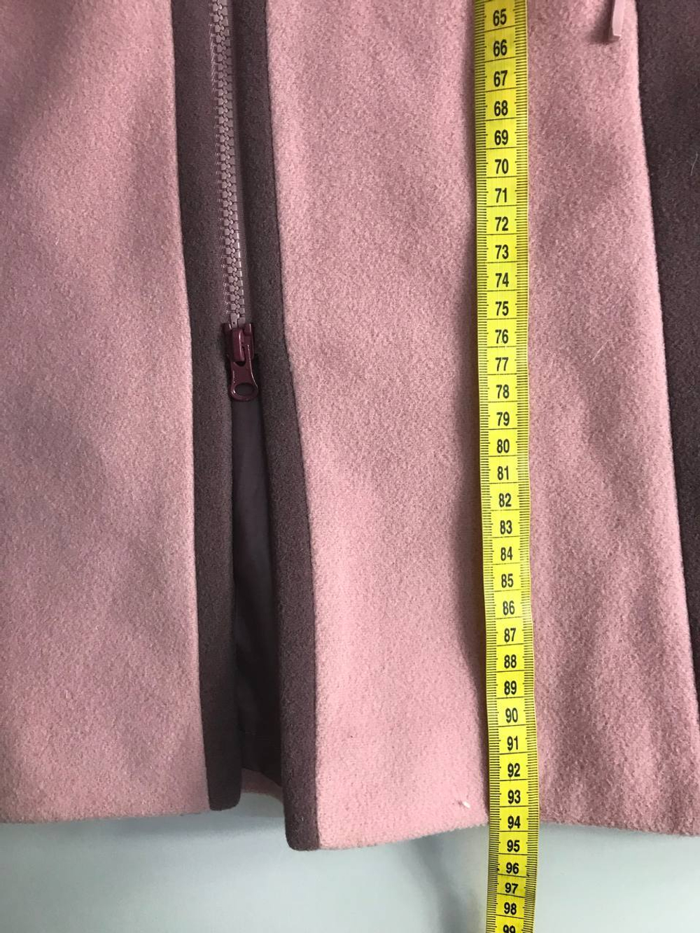 Пальто красивого пудрового оттенка, визуально 42 размер