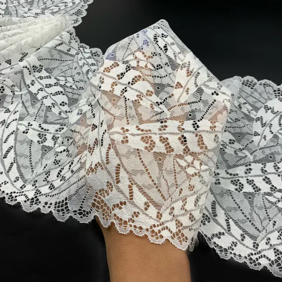 Кружево эластичное бело-молочное 20 см, Китай