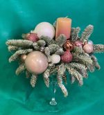 Новогодняя композиция на стеклянной подножке