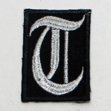 Нашивка буква "T" (серебристая)