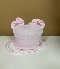 Шапка трикотажная однослойная на девочку на завязках из хлопка на размер 44-48, цвета в ассортименте