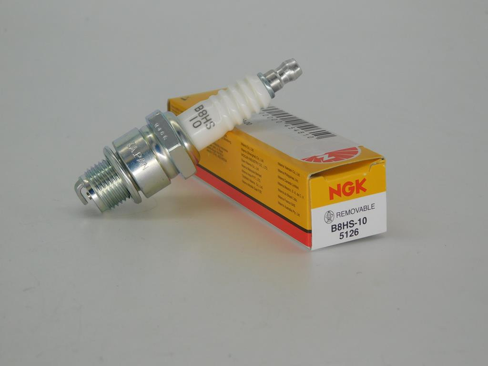 Свеча зажигания NGK B8HS-10 для лодочного мотора, Япония