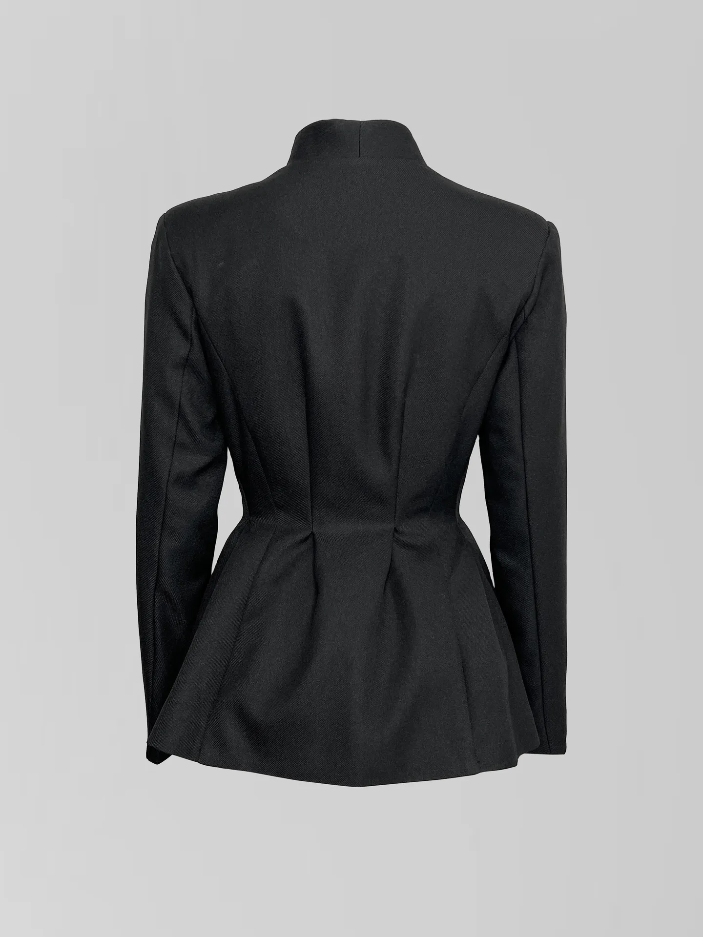 Пиджак Ifer Collection однотонный приталенный с розой на груди