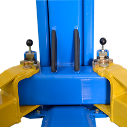 A240XM Двухстоечный электрогидравлический подъемник  4 т. Снятие стопоров с одной колонны