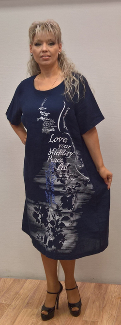 Льняное темно синее платье с белым принтом