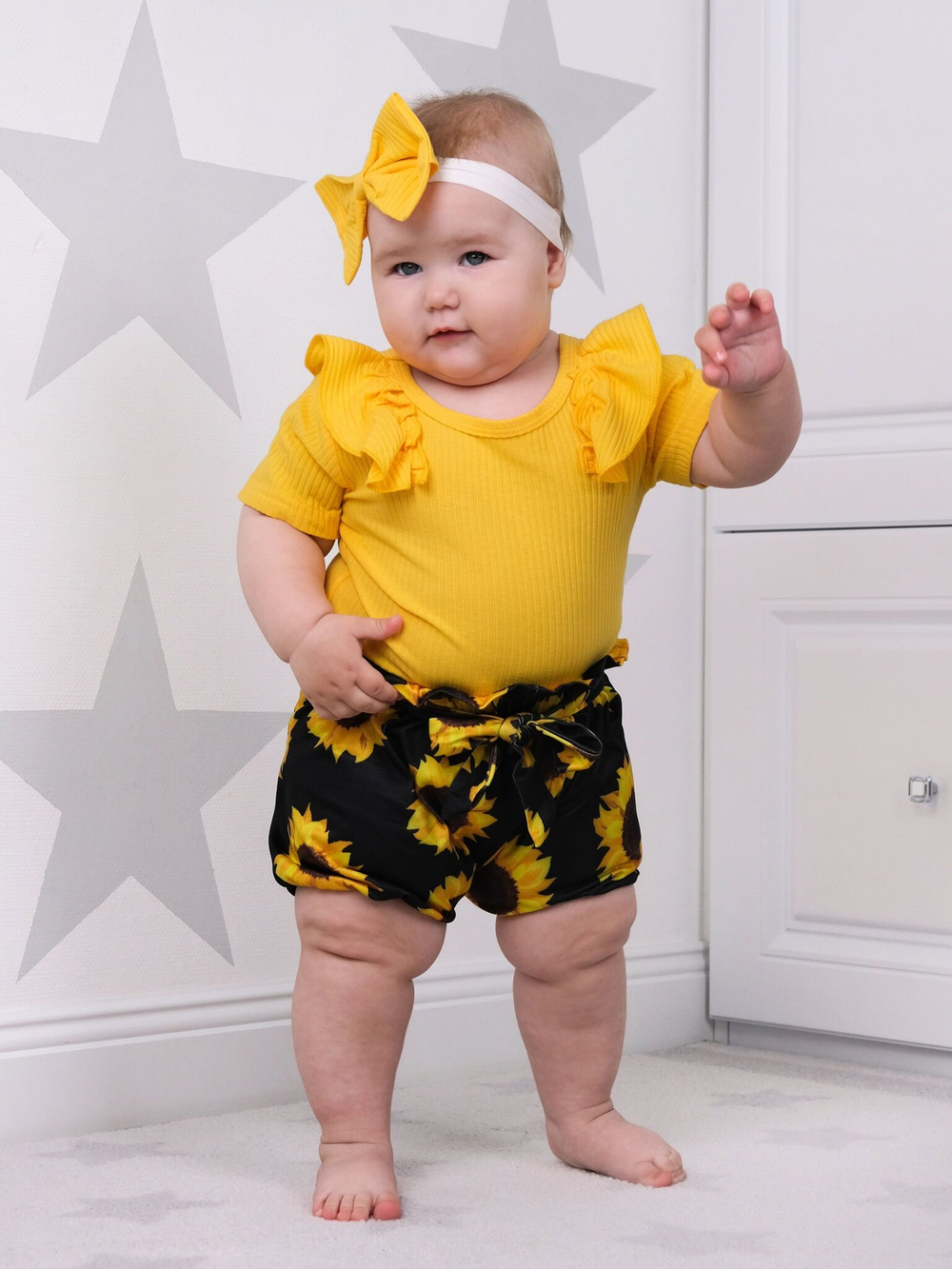 Летний костюм для девочки нарядный