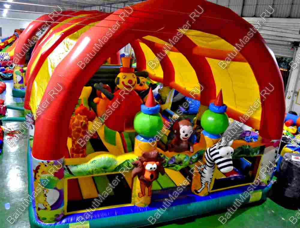 Надувной батут "Зверята с крышей 3" со скалодромом, 14*8*6 м