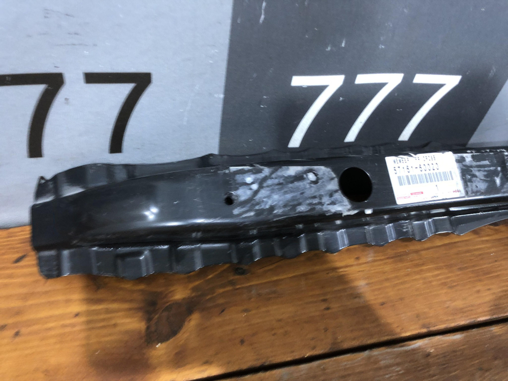 Поперечина передней панели Land Cruiser 200 Новая Оригинал 5716160020