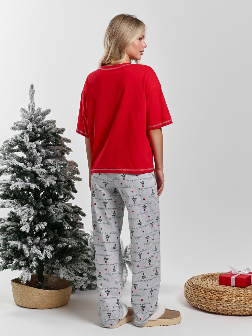 Костюм женский Праздник-3.1 Виотекс КРАСНЫЙ