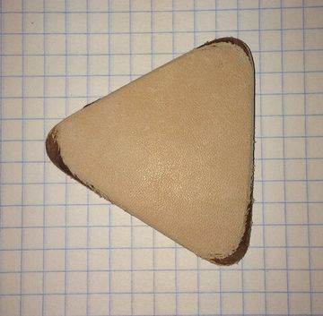 Медиатор кожаный для гуслей, треугольный, Мозеръ P712