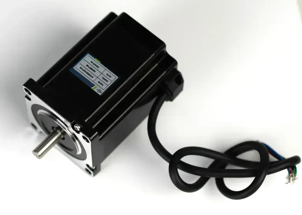 Шаговый двигатель Nema24 длина 87мм. 4А, 30кгс*см