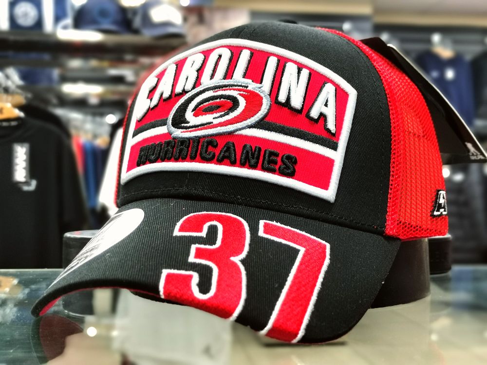 Бейсболка Carolina Hurricanes №37