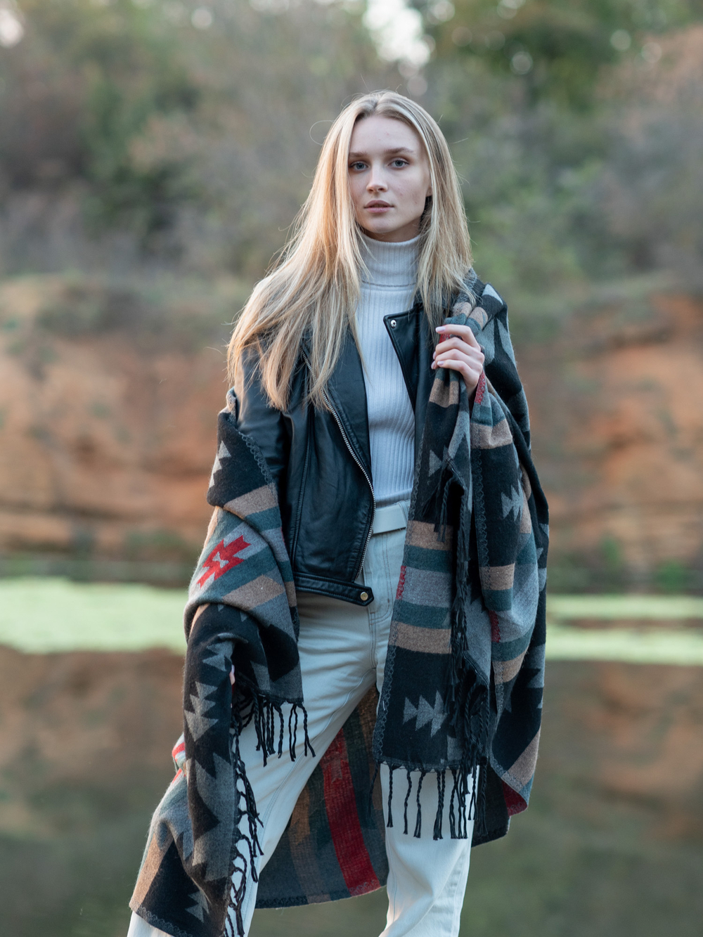 Шарф теплый с орнаментом Навахо