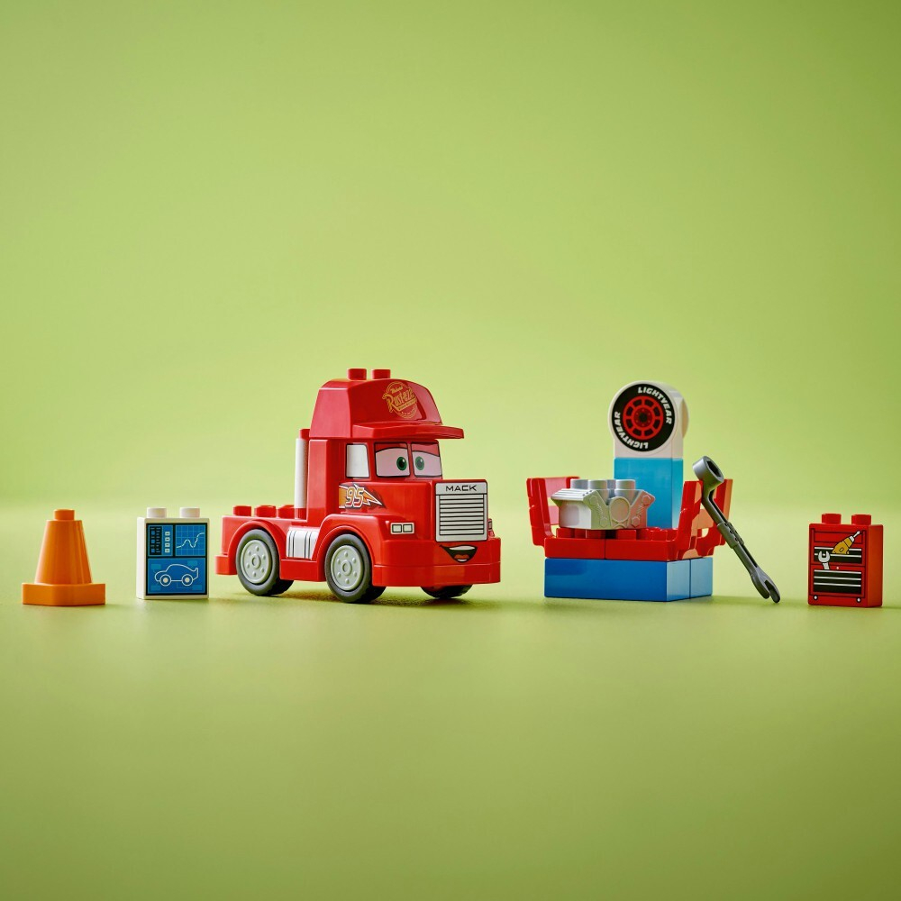 LEGO DUPLO Машинки — Манек на гонках 10417 / артикул   10417  / GTIN 5702017583570