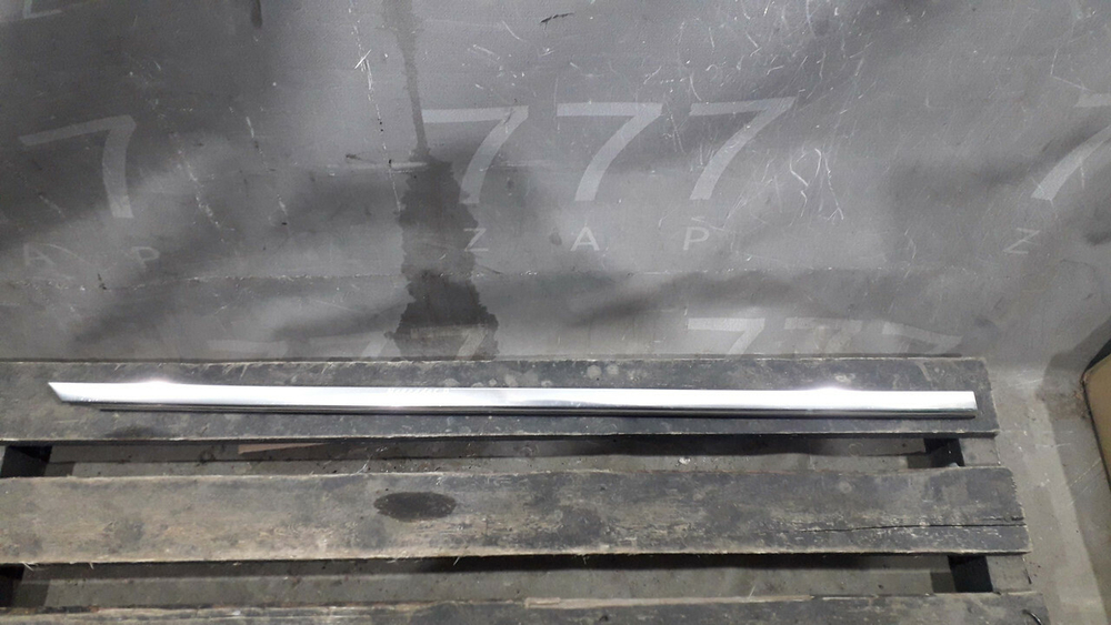 Молдинг двери передней Mercedes S (W222) 13-20 Б/У Оригинал A2226906405