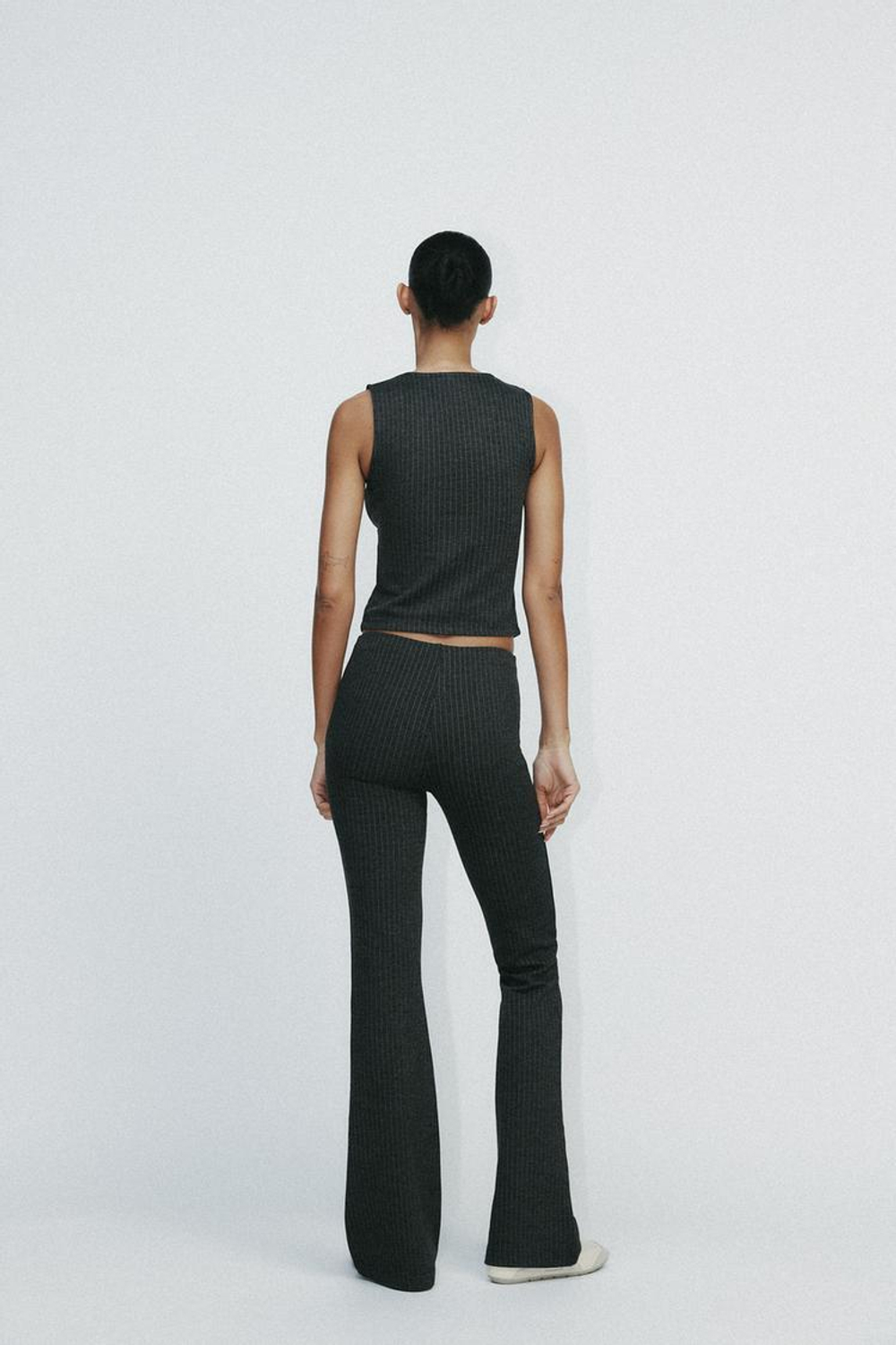 ZARA ТОП ИЗ ИНТЕРЛОКА БЕЗ РУКАВОВ, СЕРЫЙ/БЕЖЕВЫЙ