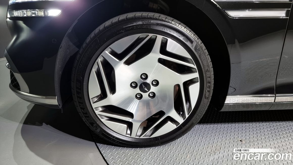 Genesis G90 (RS4) Бензин 3.5 Turbo e-S/C AWD LWB (07.2022)