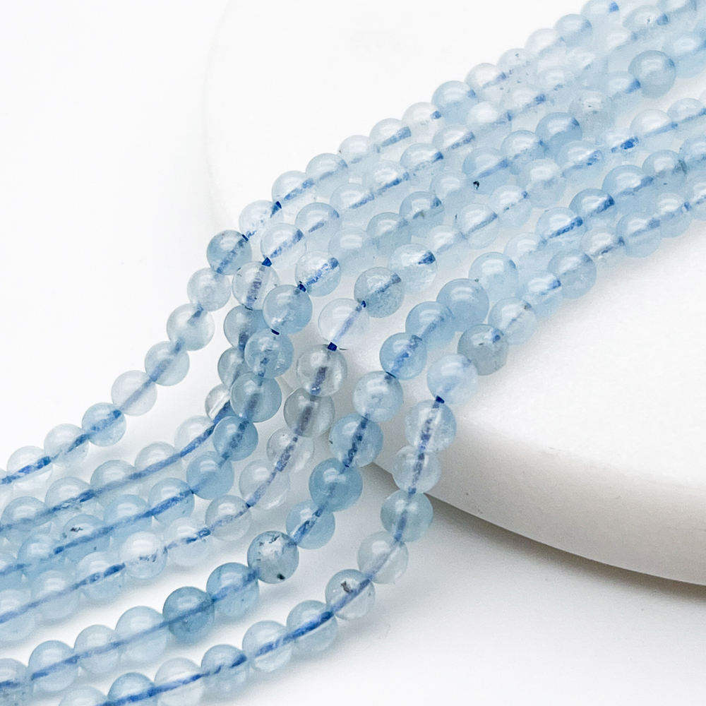 Аквамарин бусины, диаметр 3,9-4,1 мм, цена за отрезок 19 см (1/2 нити)