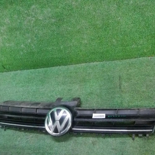 Решетка радиатора VW Golf 7 (2012-2017)