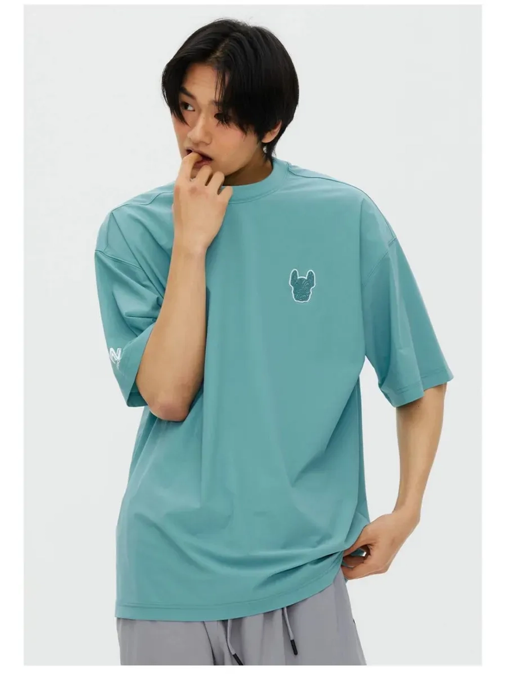 Футболка с эмблемой ladok