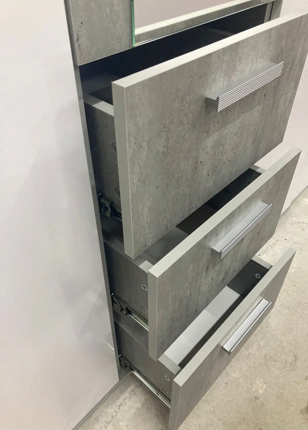 Шкаф для белья Инстайл ШК-30 бетон/белый