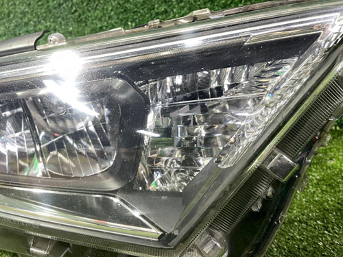 Фара правая Toyota RAV4 5 XA50 (2018-н.в.) LED