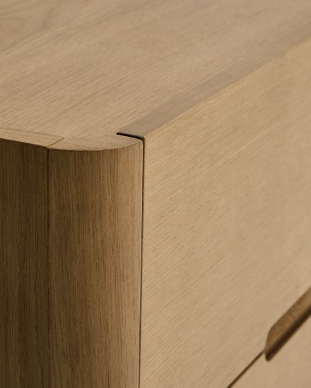 Прикроватная тумбочка Arelida из дуба со светло-коричневой отделкой, 65 x 50 см